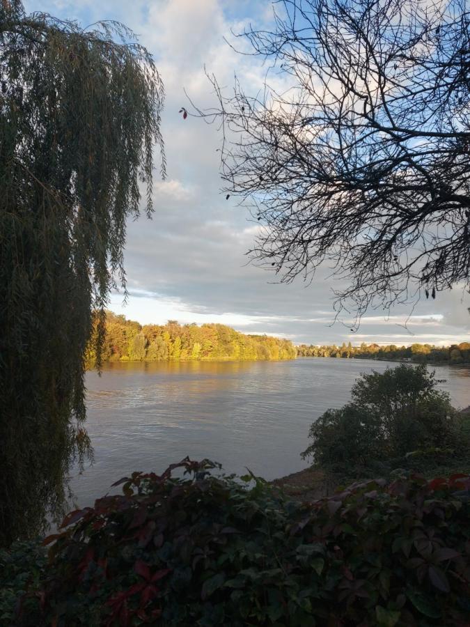 Les Seringats Poissy Buitenkant foto