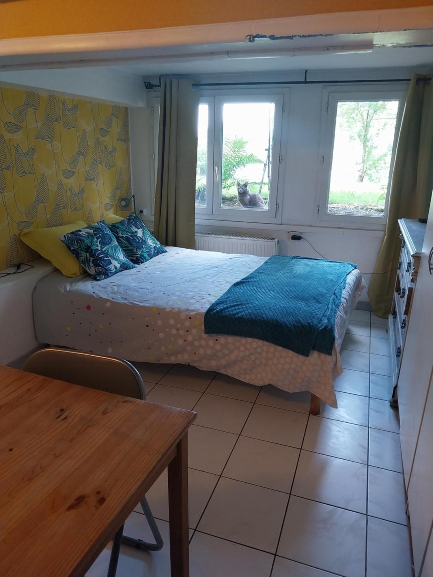 Les Seringats Poissy Buitenkant foto