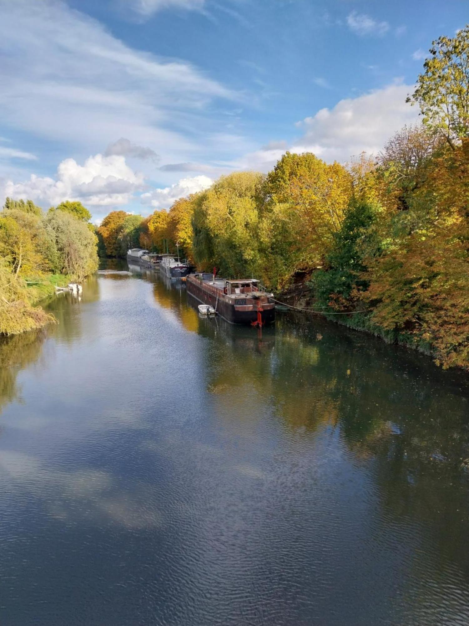 Les Seringats Poissy Buitenkant foto