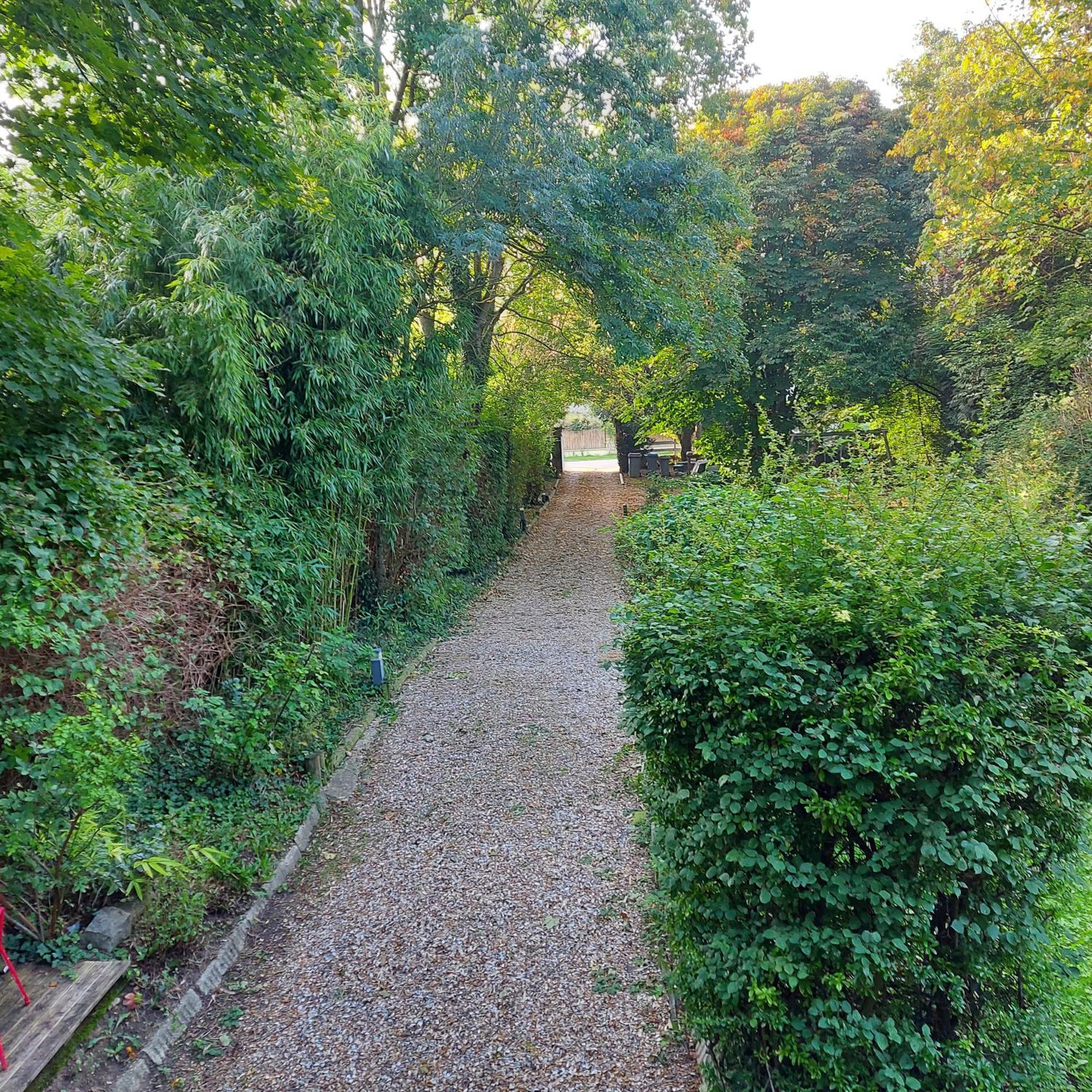 Les Seringats Poissy Buitenkant foto
