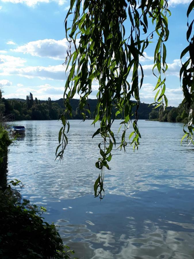 Les Seringats Poissy Buitenkant foto